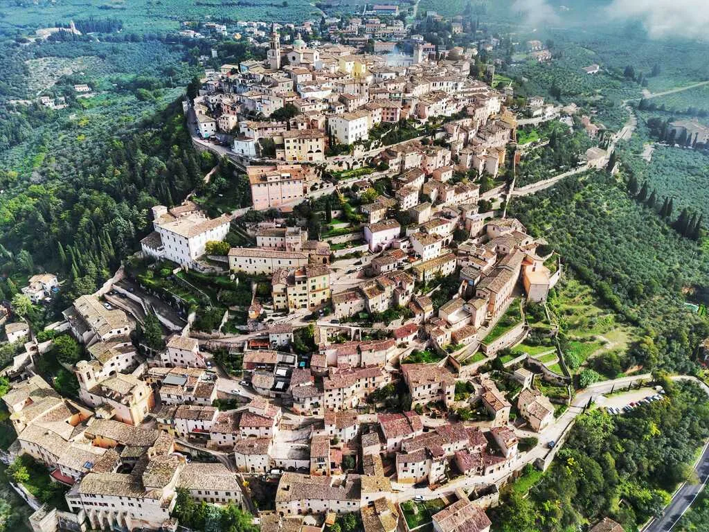 Trevi in Umbria visto dall'alto