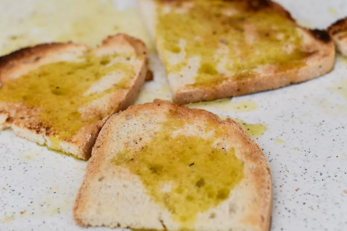 Olio nuovo su Bruschetta
