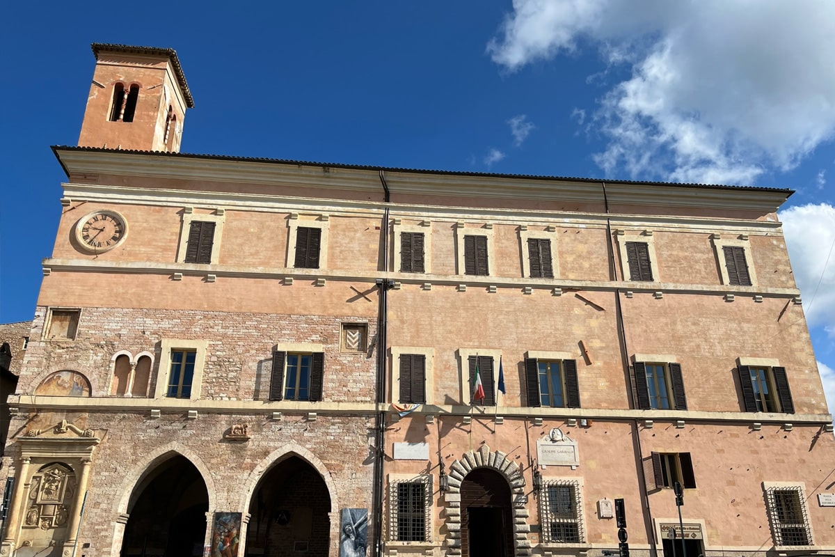 palazzo-cruciani-palazzo-comunale-spello