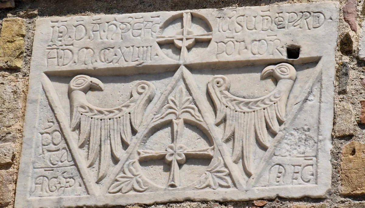 porta-federico-II-montefalco
