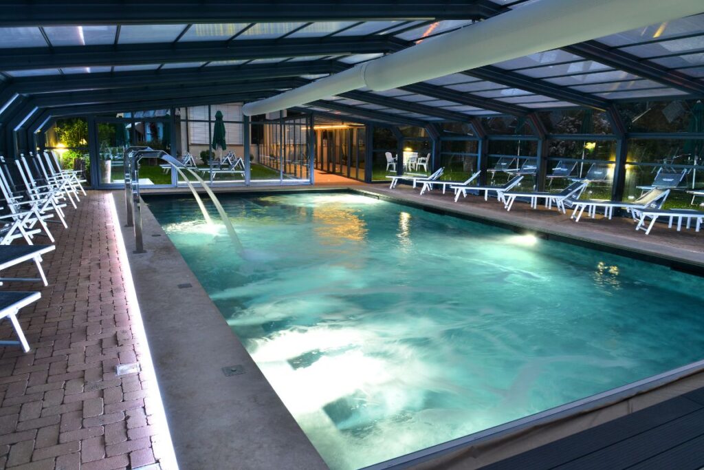piscina esterna riscaldata umbria
