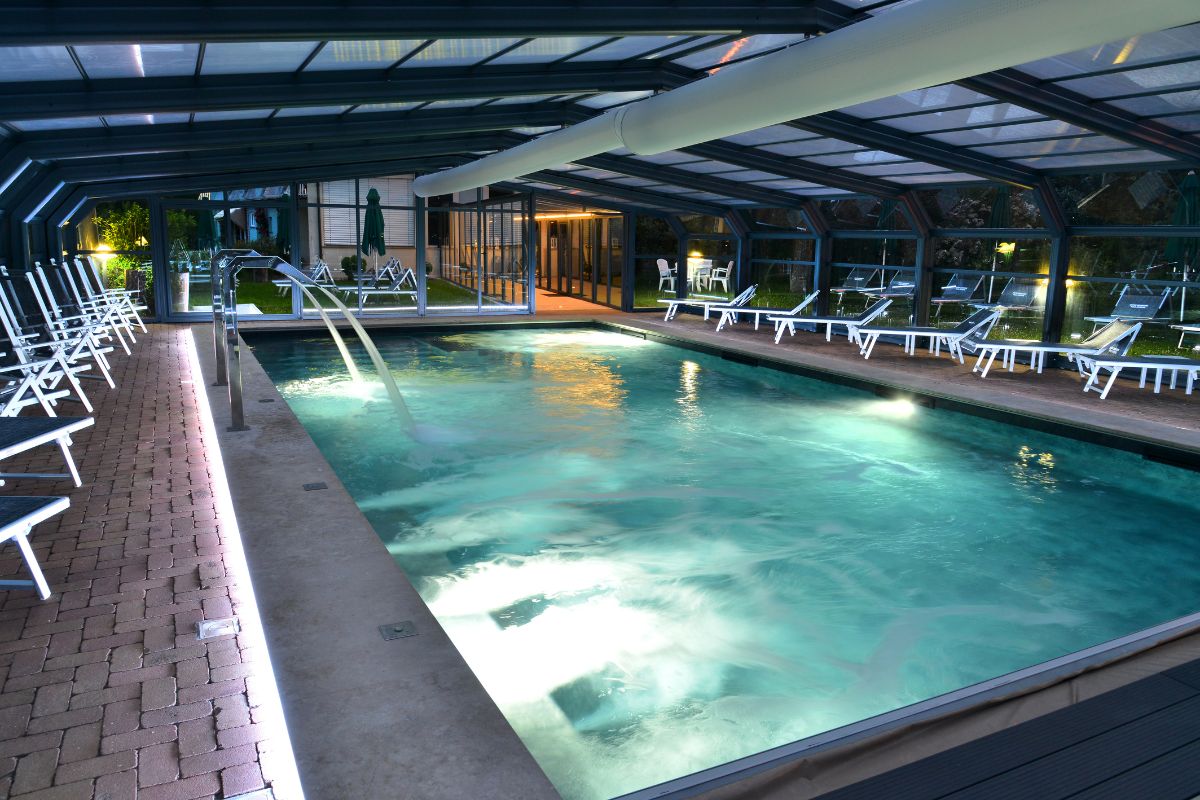 piscina esterna riscaldata umbria